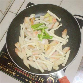海鲜菇炒蟹柳的做法步骤8