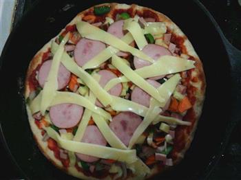 平底锅香肠披萨的做法步骤12