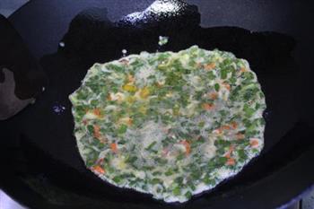 韭菜虾皮鸡蛋饼的做法步骤6