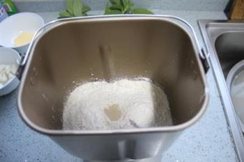 薄荷牛奶面包的做法步骤2