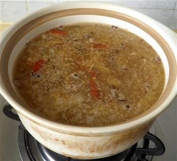 酸萝卜泥鳅汤的做法图解10