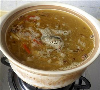 酸萝卜泥鳅汤的做法图解11