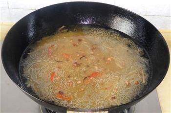 酸萝卜泥鳅汤的做法步骤9