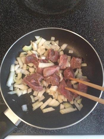 蒜香牛肉饭卷的做法步骤4