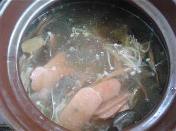 砂锅菌鲜汤的做法图解10