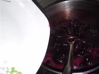 蓝莓酱的做法步骤5