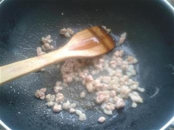 黑木耳香菇肉酱面的做法步骤6