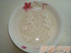 银耳莲子红枣糯米粥的做法步骤2
