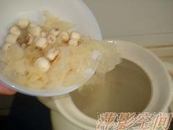 银耳莲子红枣糯米粥的做法步骤6