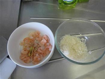 芦笋虾仁粥的做法步骤2