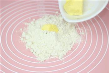 蛋黄酥的做法步骤5