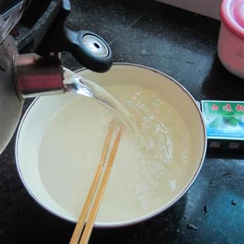 蒜拌凉粉的做法步骤2