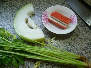 芹菜蟹柳炒冬瓜的做法步骤1