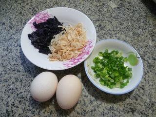 虾皮紫菜鸡蛋饼的做法步骤2
