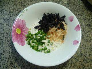 虾皮紫菜鸡蛋饼的做法步骤3