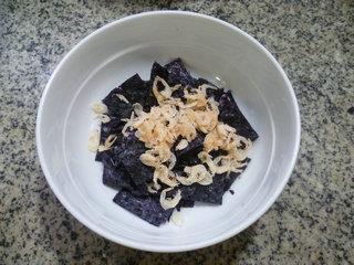 紫菜虾皮汤的做法图解1