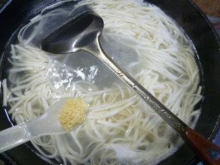 咸菜茭白丝盖浇汤面的做法步骤16