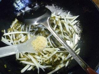 咸菜茭白丝盖浇汤面的做法图解9