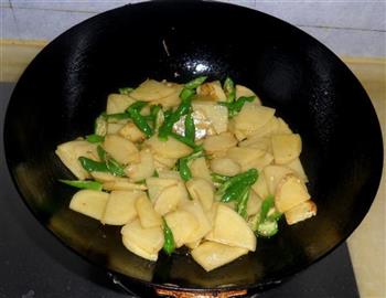 干煸尖椒土豆片的做法图解6