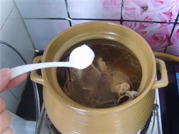 茶树菇煲鸡的做法步骤11
