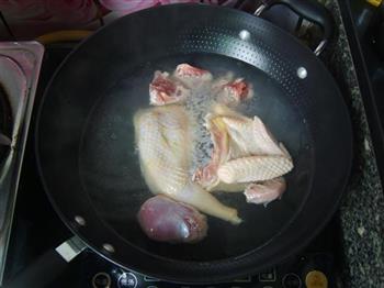 茶树菇煲鸡的做法步骤4