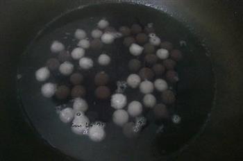 双色丸子黑米粥的做法步骤5
