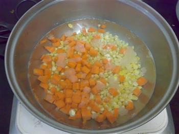 红萝卜玉米羹的做法步骤2