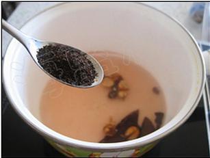 印度巧克力奶茶的做法图解1