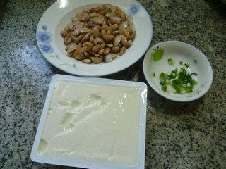 海瓜子豆腐汤的做法步骤1