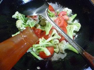 鸡蛋番茄炒花菜的做法步骤10