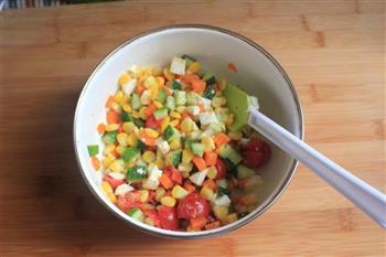 玉米蔬果沙拉的做法步骤5
