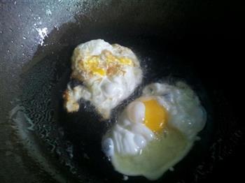 丝瓜焖荷包蛋的做法步骤3
