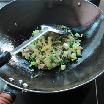 土豆蒜苔炒肉的做法步骤7