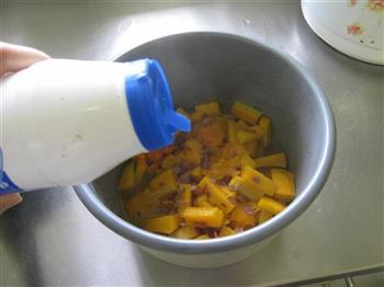 奶香南瓜浓汤的做法步骤10