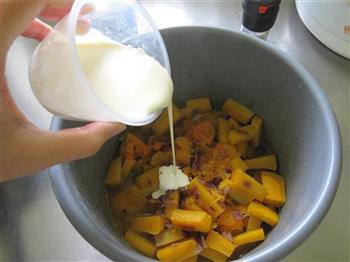 奶香南瓜浓汤的做法步骤12