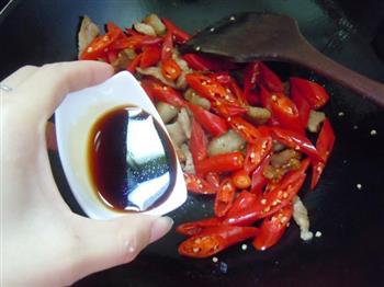 肉片炒辣椒的做法步骤9