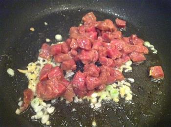 黑椒牛肉粒炒黄瓜丁的做法步骤5