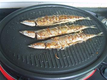 姜丝烤秋刀鱼的做法步骤9
