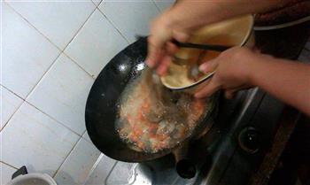 椒盐炸虾的做法步骤3