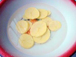 椒盐土豆片的做法步骤2