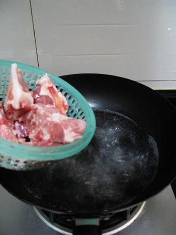 青橄榄猪骨汤的做法步骤2