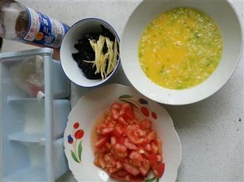 西红柿紫菜汤的做法图解1