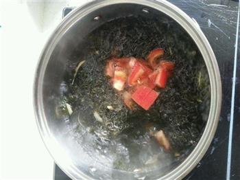 西红柿紫菜汤的做法步骤4