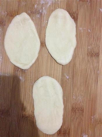 杏仁花环面包的做法步骤3