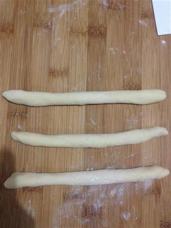 杏仁花环面包的做法步骤5
