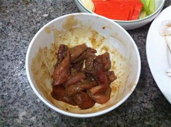 杏鲍菇西芹炒肉的做法步骤2