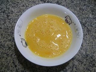 包心菜鸡蛋炒米粉的做法步骤3