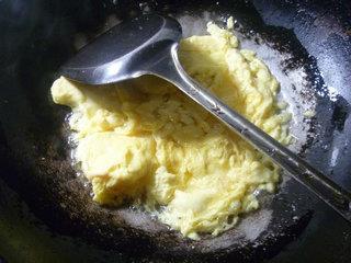 包心菜鸡蛋炒米粉的做法步骤6