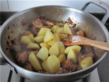麻辣土豆烧鸡的做法步骤10