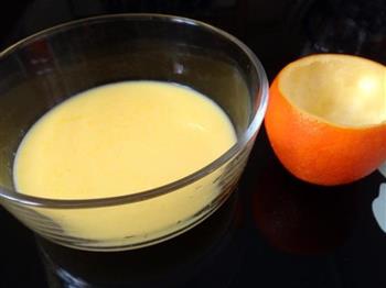 鲜橙牛奶炖蛋的做法图解2